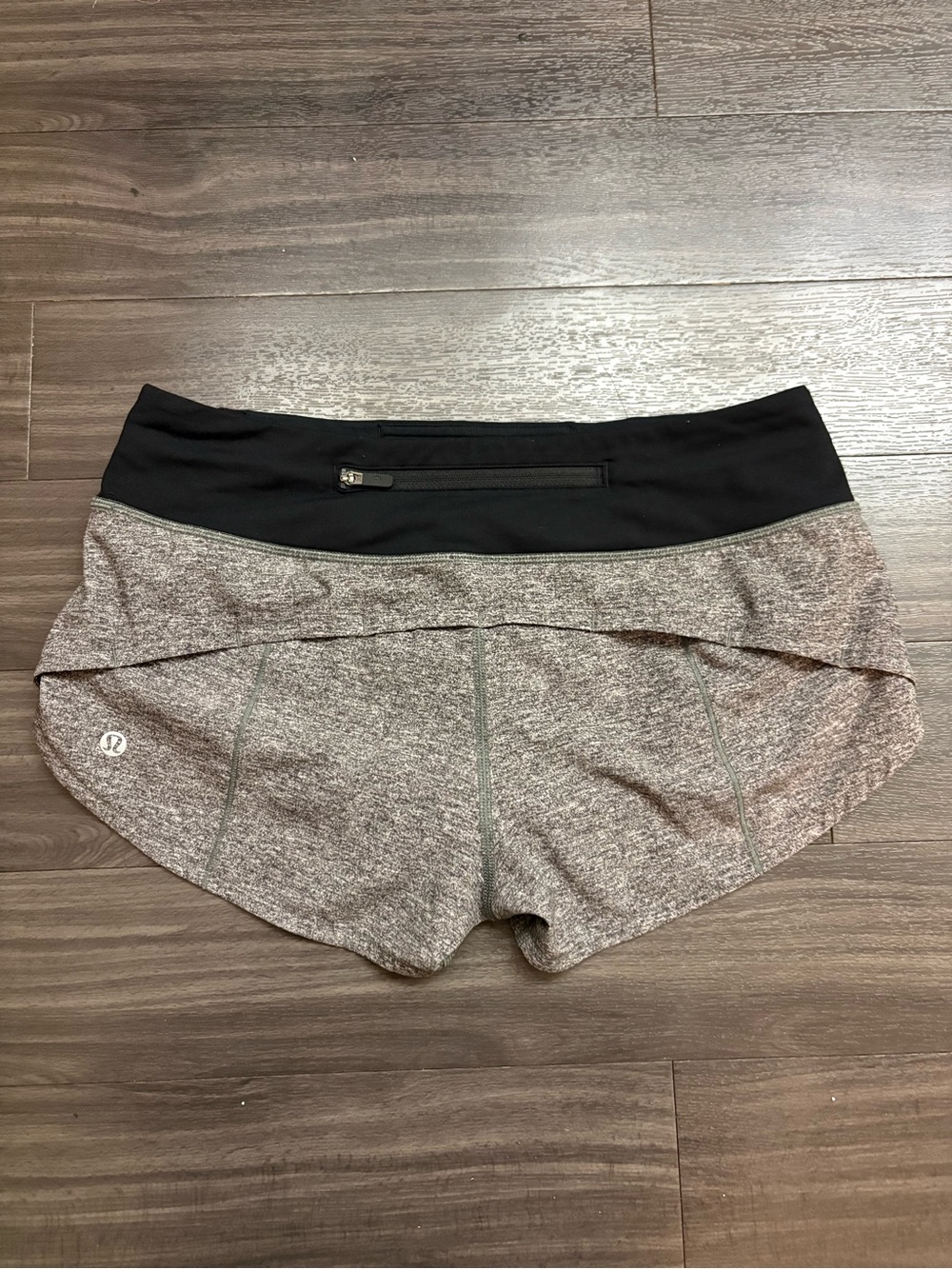 Lululemon Speed Up Low Rise Shorts 2.5” - Picture 2 of 5